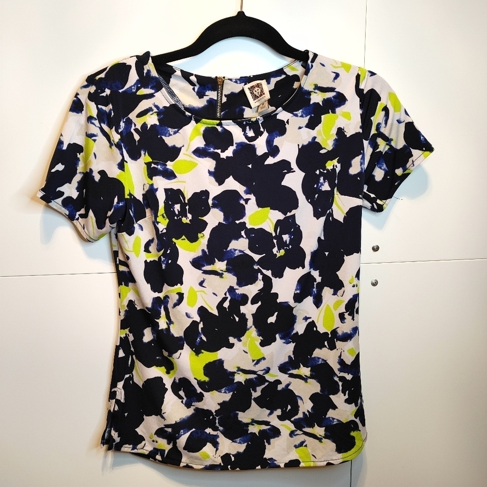 Anne Klein Floral Blouse with back zipper detail